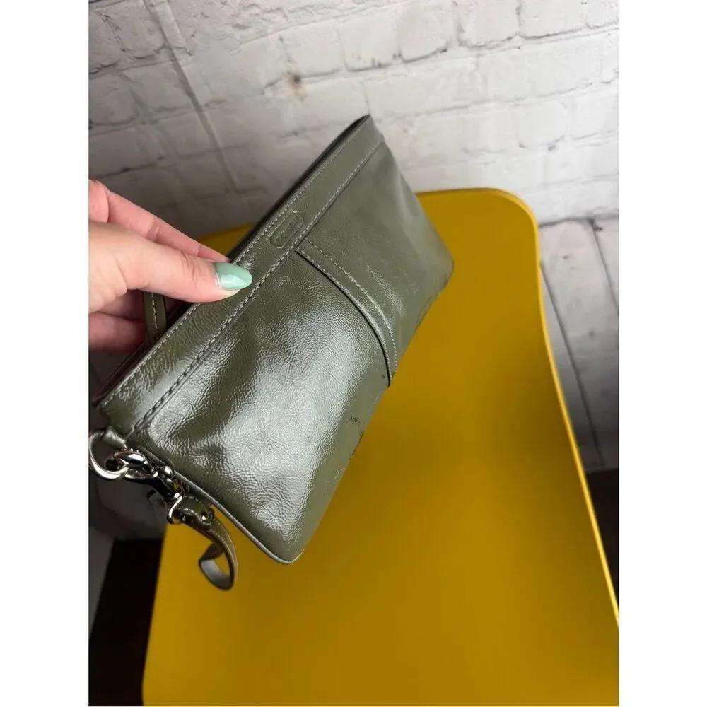 Coach minimal olive